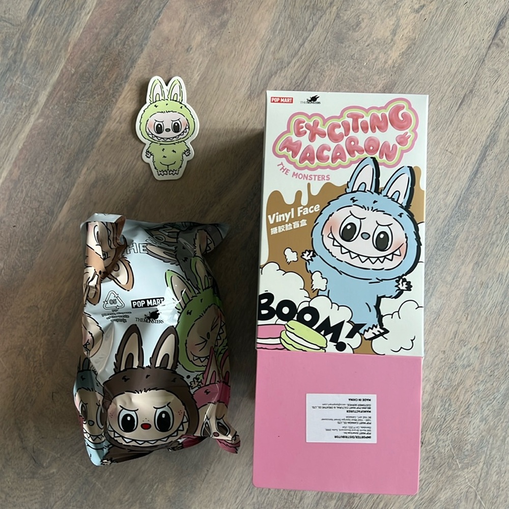 Pop Mart Exciting Macaron Labubu- Green Grape